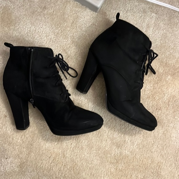 FOREVER 21 black tie-up booties - Picture 2 of 5